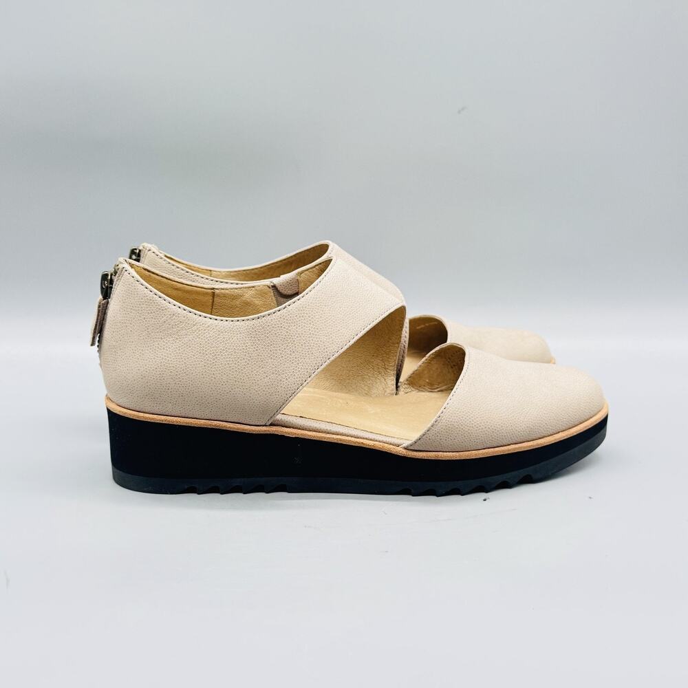 Eileen Fisher Shoes Womens 8.5 Beige Nubuck Wedge Flats Back Zip Strappy Comfort